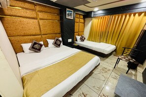Deluxe Triple Room | Hypo-allergenic bedding, desk, rollaway beds, free WiFi - Hotel Heritage - Gurukul (Ahmedabad)