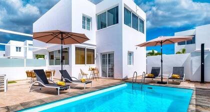 Villa Marina Oasis - Private Pool, Air-Con and Sat TV By Lanzarote Vacation Homes