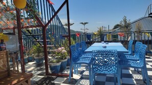 Rooftop terrace - Goroomgo Hikers World Dharamshala (Dharamshala)