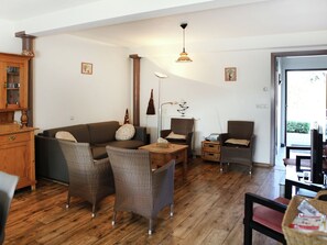 TV, DVD player - Farmhouse appartment in Eede (Eede)