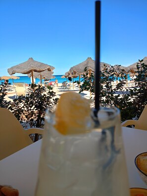 Outdoor dining - Appartament front of beach  (Cagliari)