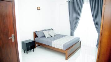 3 habitaciones, tabla de planchar con plancha, wifi y ropa de cama