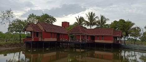 Fachada de la propiedad