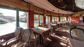 Restaurant - Velankanni Lake Resort (Nagapattinam)