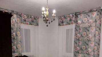 2 chambres, fer et planche à repasser, Wi-Fi, literie fournie