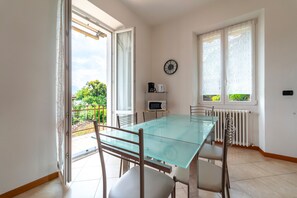 Interior - Bright and Cozy in Menaggio (Menaggio)