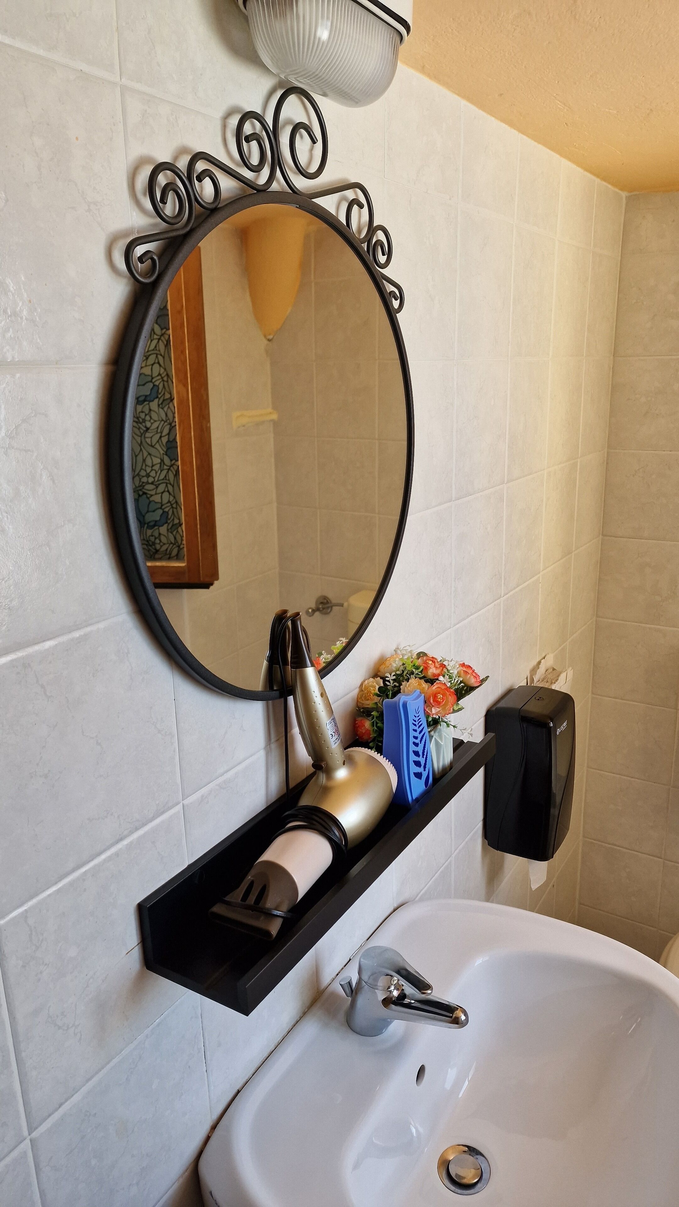 Doccia, asciugacapelli, bidet, asciugamani