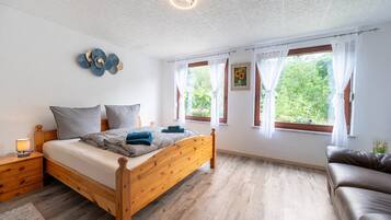 4 Schlafzimmer, Reisekinderbett, WLAN