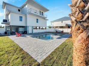 Pool - Phamily Tides is a brand new 4 bedroom Pool Home Sleeps 10!!! (Navarre Beach)