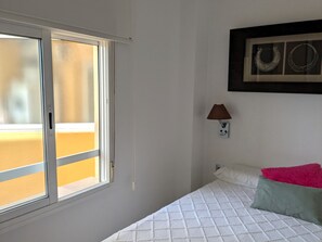 Bügeleisen/Bügelbrett, kostenloses WLAN, Bettwäsche