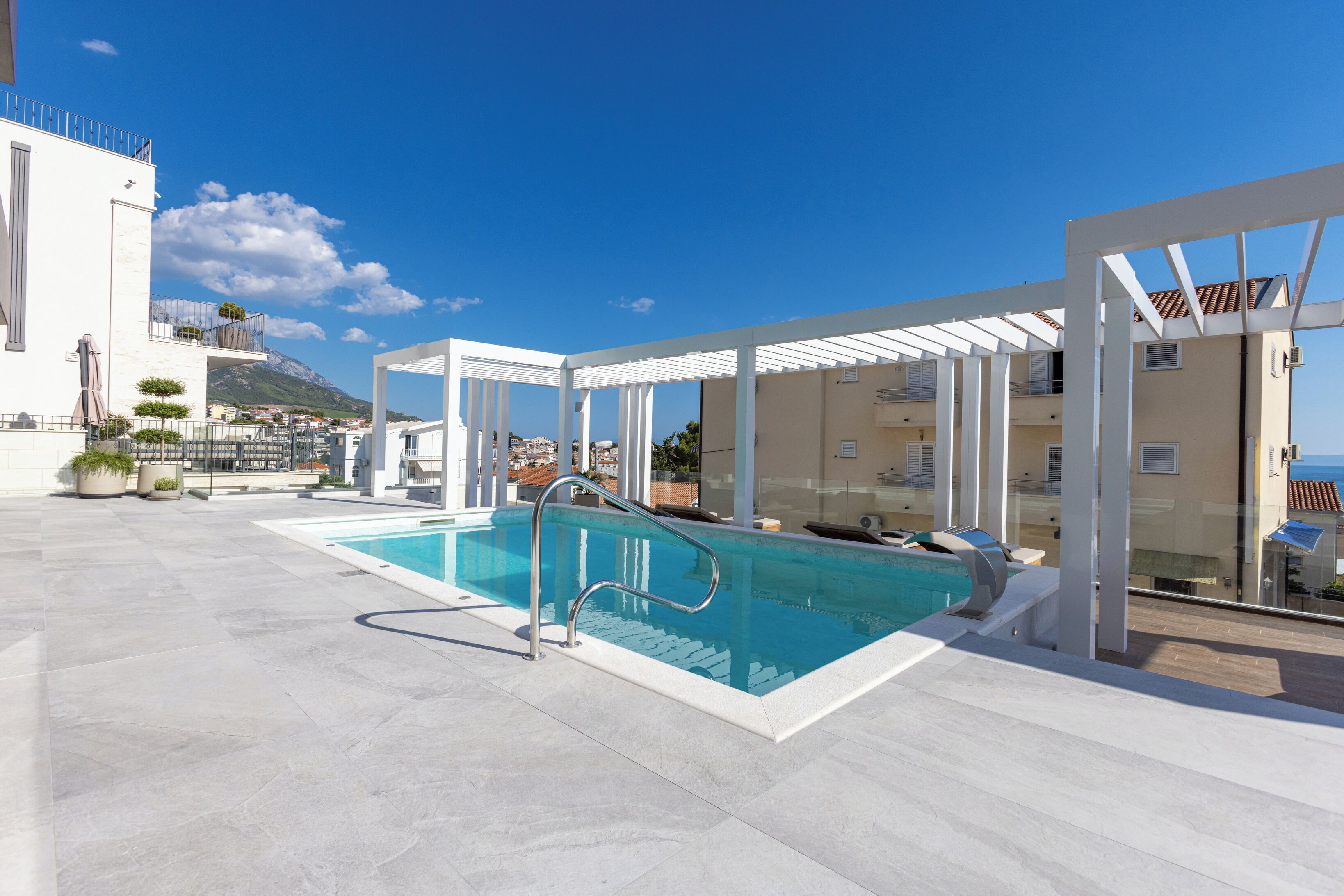 室外泳池、暖水池