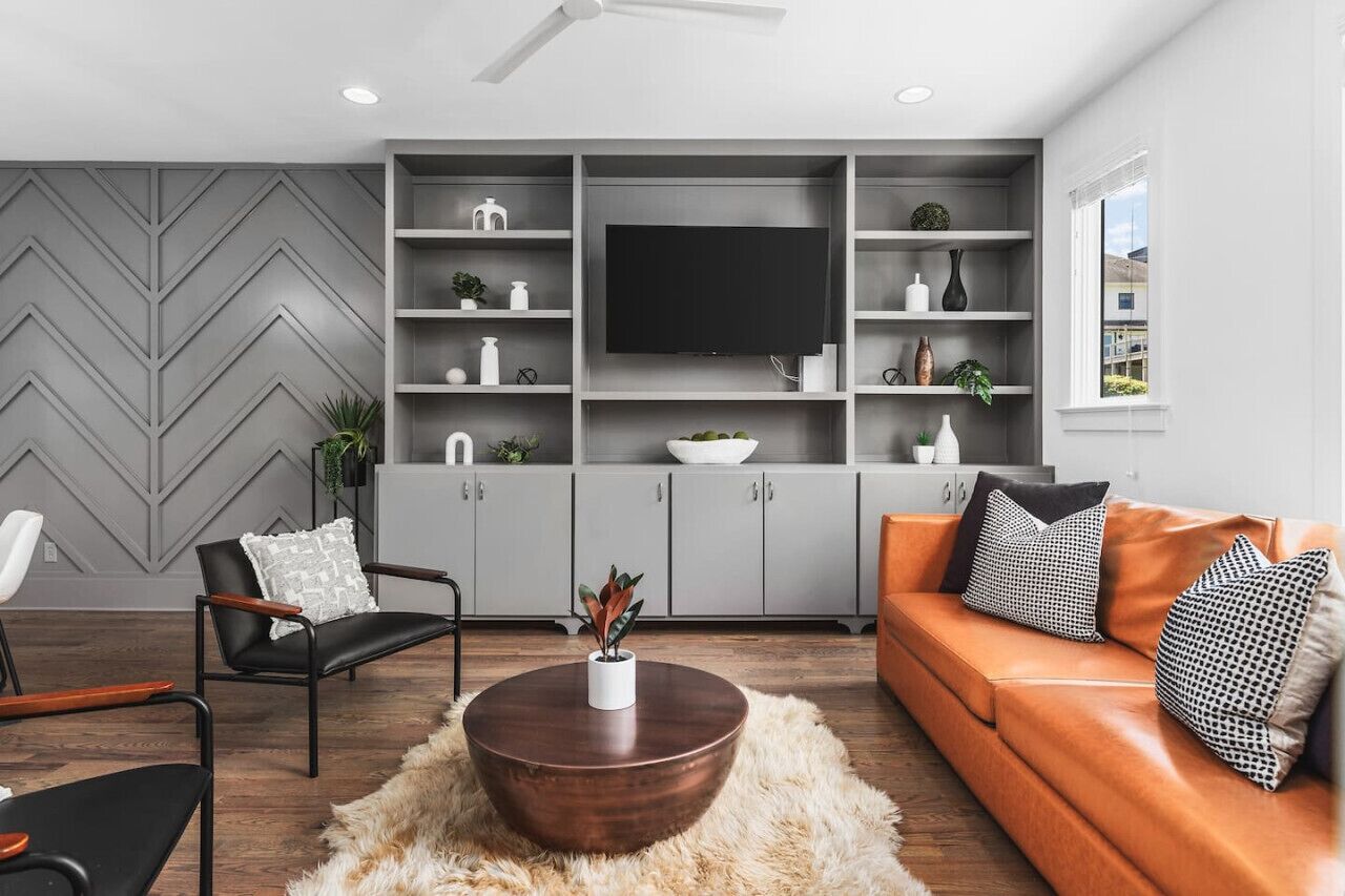 Een smart-tv en een open haard