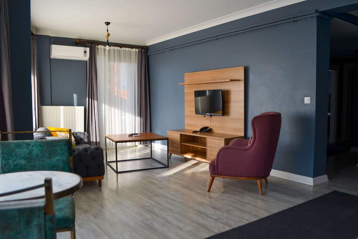 Appartamento familiare | 1 camera, biancheria da letto di alta qualità, una scrivania