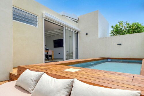 Villa moderne avec piscine proche du centre ville et de la plage de Roses 