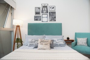 WiFi, bed sheets
