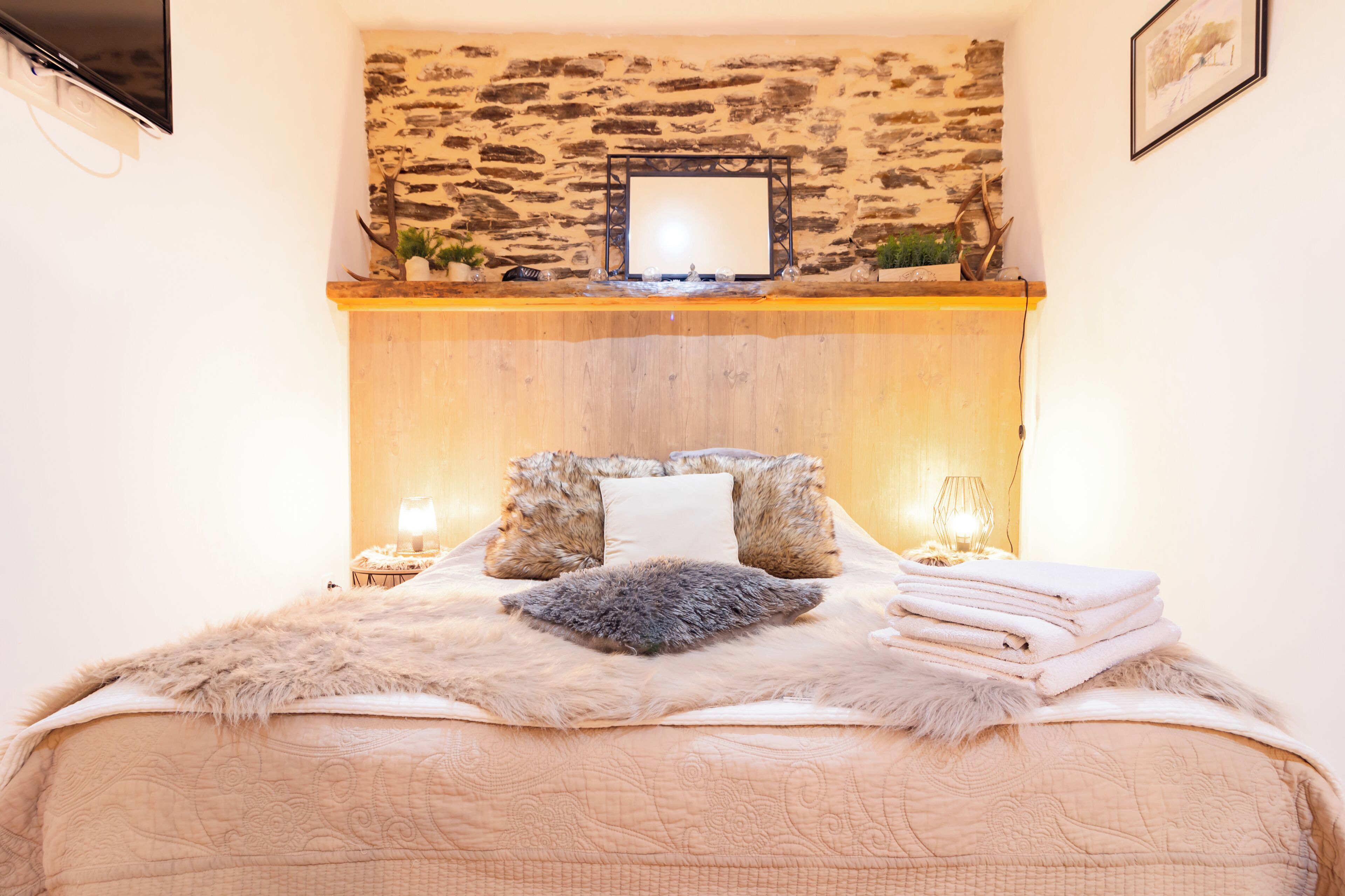 2 chambres, fer et planche à repasser, Wi-Fi, draps fournis