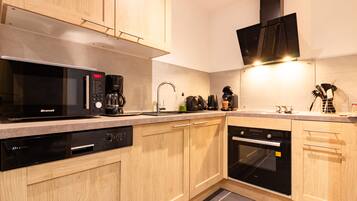 Fridge, microwave, oven, dishwasher
