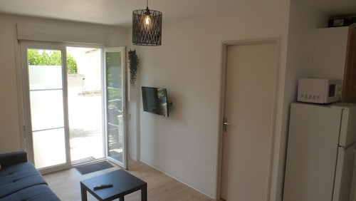 18moliereFr Meublé 4 pers. draps, serviettes et ménage inclus