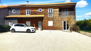 Exterior - 18moliere fr 4 pers. sheets, towels & cleaning included (Chasseneuil-du-Poitou)