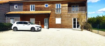 18moliere fr 5 pers. sheets, towels & cleaning included