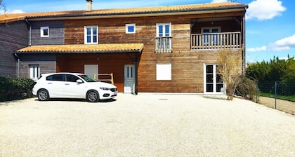 18moliere fr 5 pers. sheets, towels & cleaning included