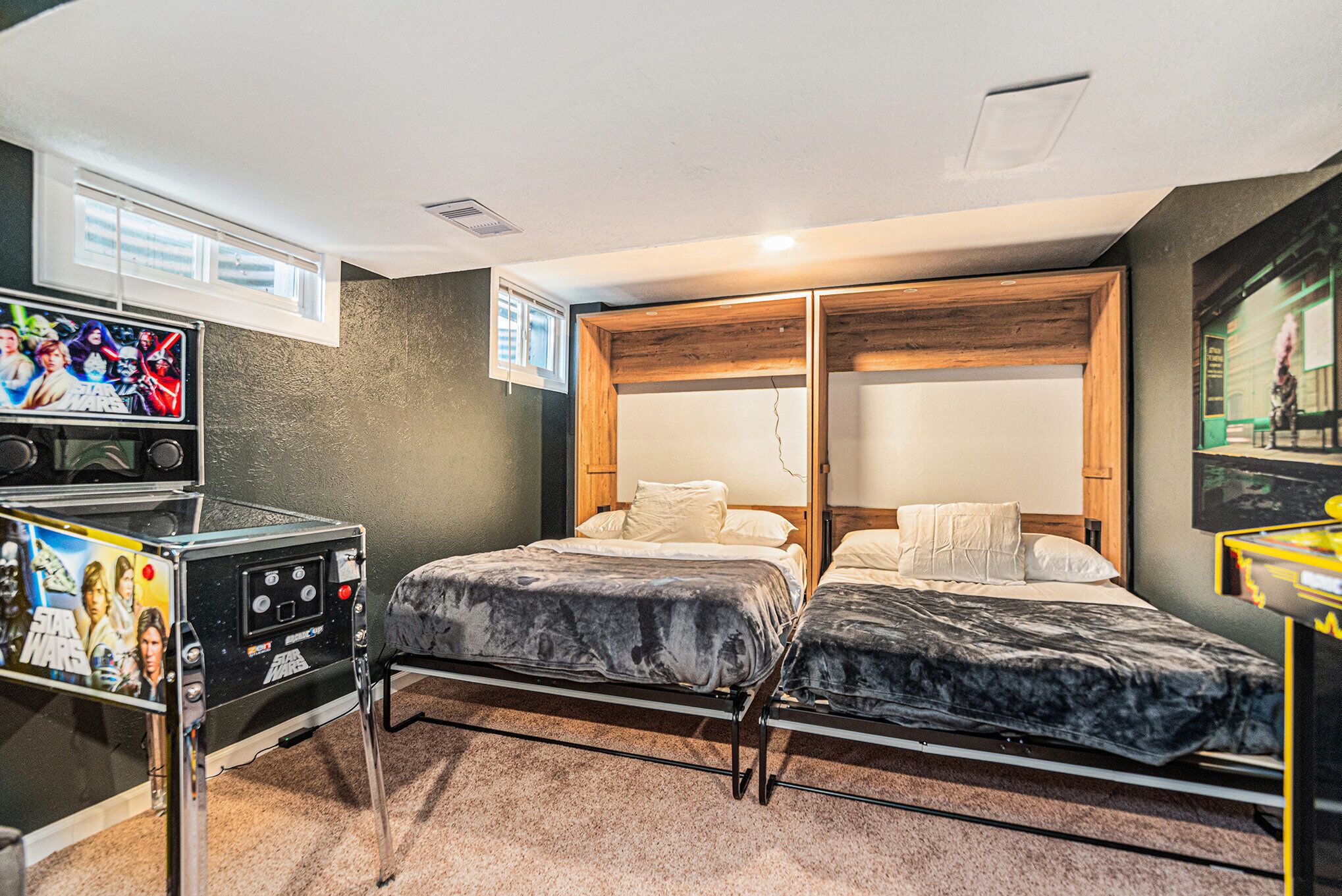 5 Schlafzimmer, Schreibtisch, Bügeleisen/Bügelbrett, Reisekinderbett