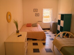 2 bedrooms, WiFi, bed sheets