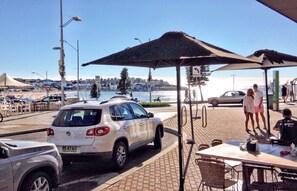 Outdoor dining - 1BR Apartment with Private Entrance at Bondi Beach (Bondi Beach)