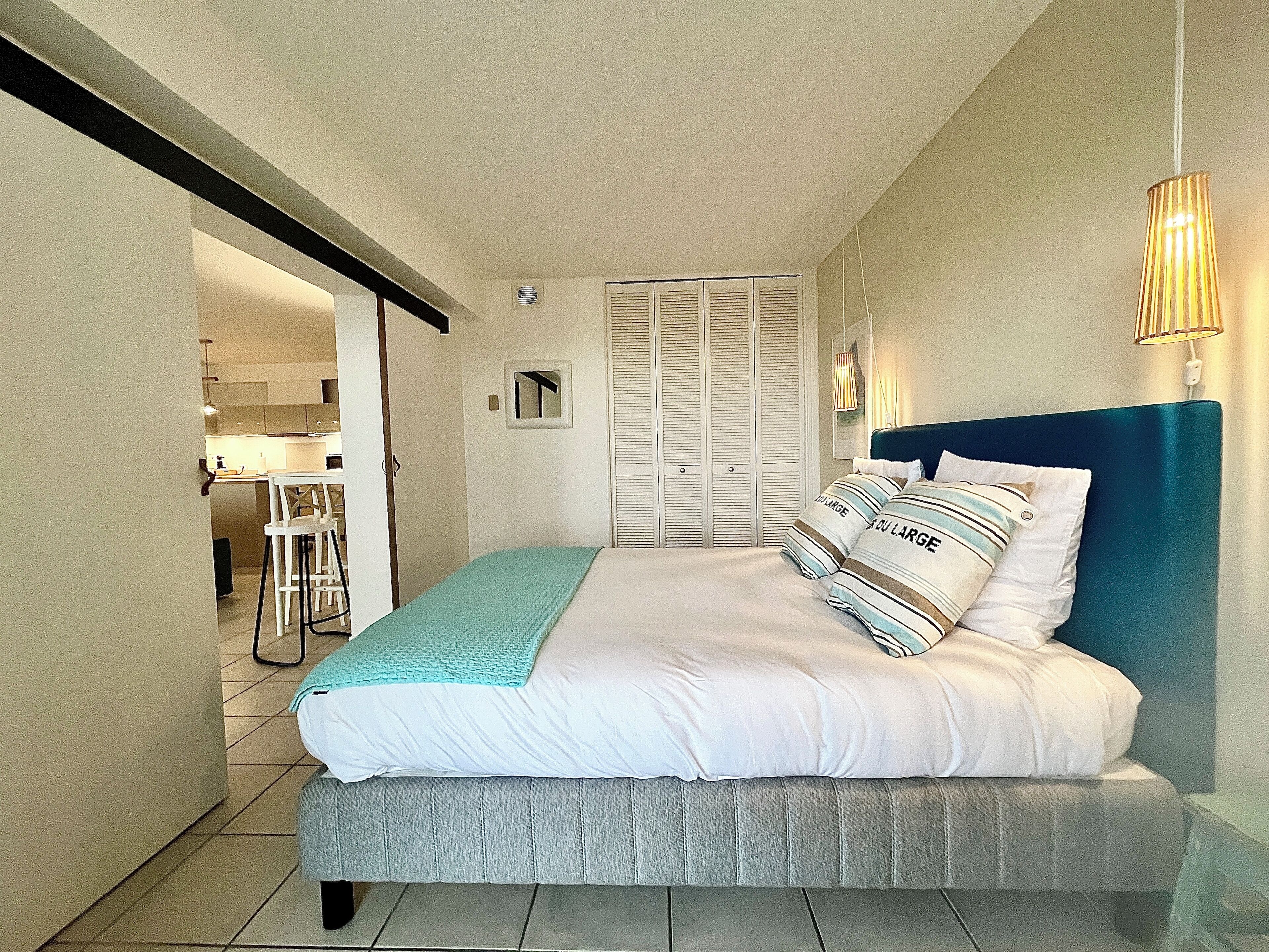 2 dormitorios, tabla de planchar con plancha, wifi gratis y ropa de cama