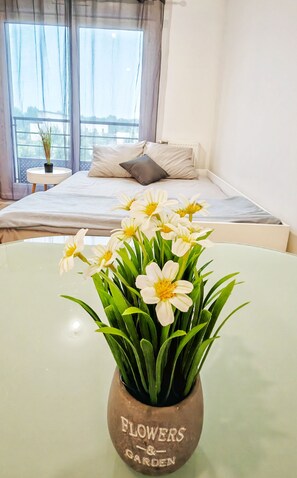 1 habitación, tabla de planchar con plancha, wifi gratis y ropa de cama 