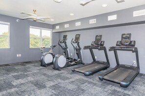 Fitness facility - NEW Luxurious, Spacious 2 bd GATED community  (Houston)