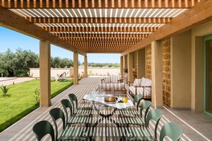 Outdoor dining - Beautiful villa with pool in Menfi (Menfi)