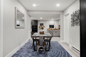 Dining - Parks  Slice Heaven | 2BR Waterfront| with Hot tub (Sylvan Beach)