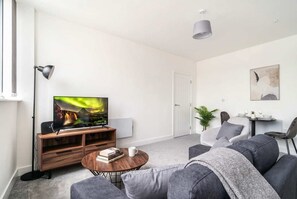 テレビ、書斎 / ワークスペース