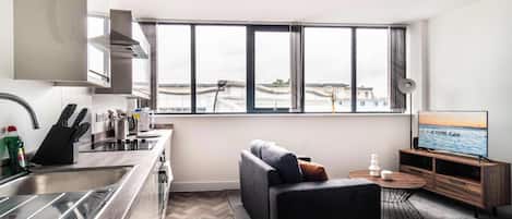 Refrigerador, microondas, horno, placa de cocina