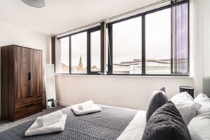 1 soverom, skrivebord, strykejern/-brett og wi-fi