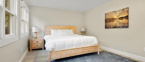 4 bedrooms, iron/ironing board, WiFi, bed sheets