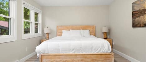 4 habitaciones, tabla de planchar con plancha, wifi y ropa de cama