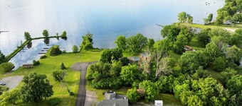 “Whitewaters-Main+Genoa” on Oneida Lake/Sleeps 19
