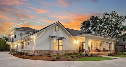 Come stay at a Luxurious Apartment less than a mile from Kyle