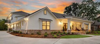 Come stay at a Luxurious Apartment less than a mile from Kyle