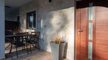 Studio | Terrace/patio