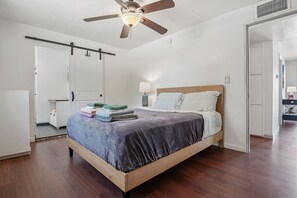 2 bedrooms, desk, WiFi, bed sheets - Sonoran Velo Summary: (Tucson)