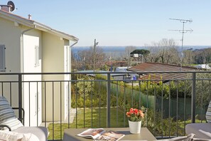 Terrace/patio - La Cittadella P1-14 by Wonderful Italy (Manerba del Garda)