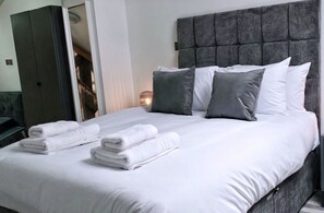 2 chambres, fer et planche à repasser, Wi-Fi, literie fournie