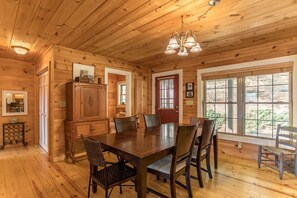 Dining - Brookshire Cabin (Boone)