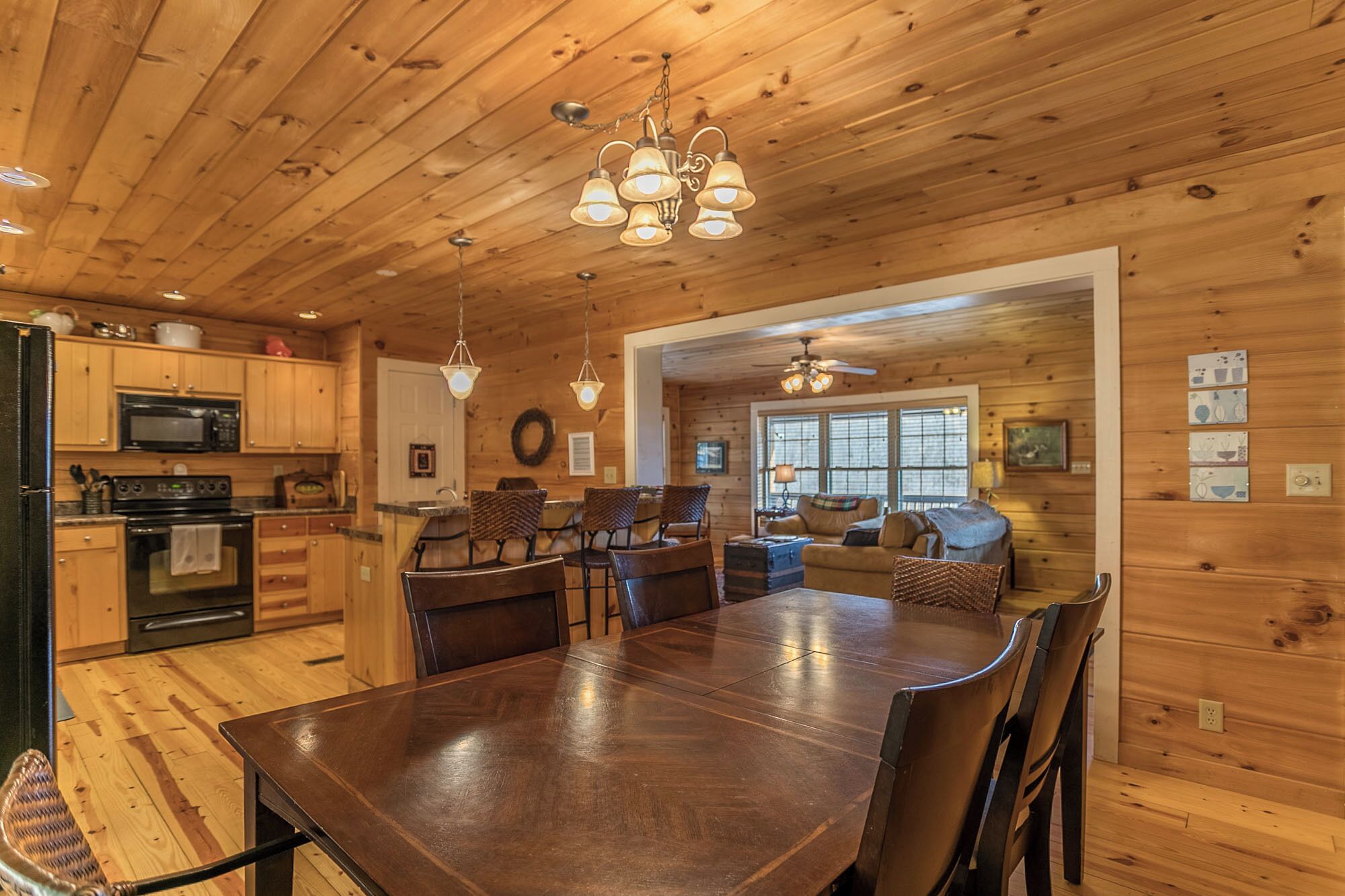 Cabin, Multiple Beds, Patio, Mountain View (Brookshire Cabin) | Dining