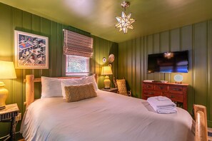 村舍, 2 张大床, 热水浴缸, 山景 (Anglers Cottage) | 2 多间卧室、特色装修、特色家居、床单