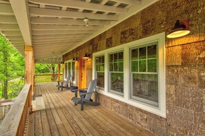 Terrace/patio - Orchard House (Banner Elk)
