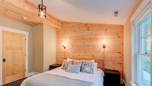 4 bedrooms, individually decorated, individually furnished, bed sheets - Orchard House (Banner Elk)